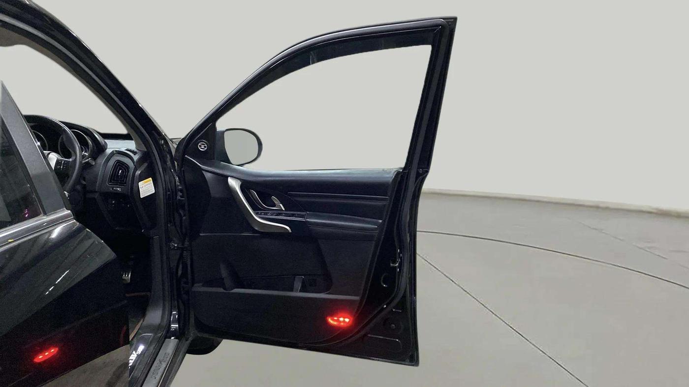 2020 Mahindra XUV500 W11 AT, Diesel, Automatic, 77,209 km, RHS Front Door