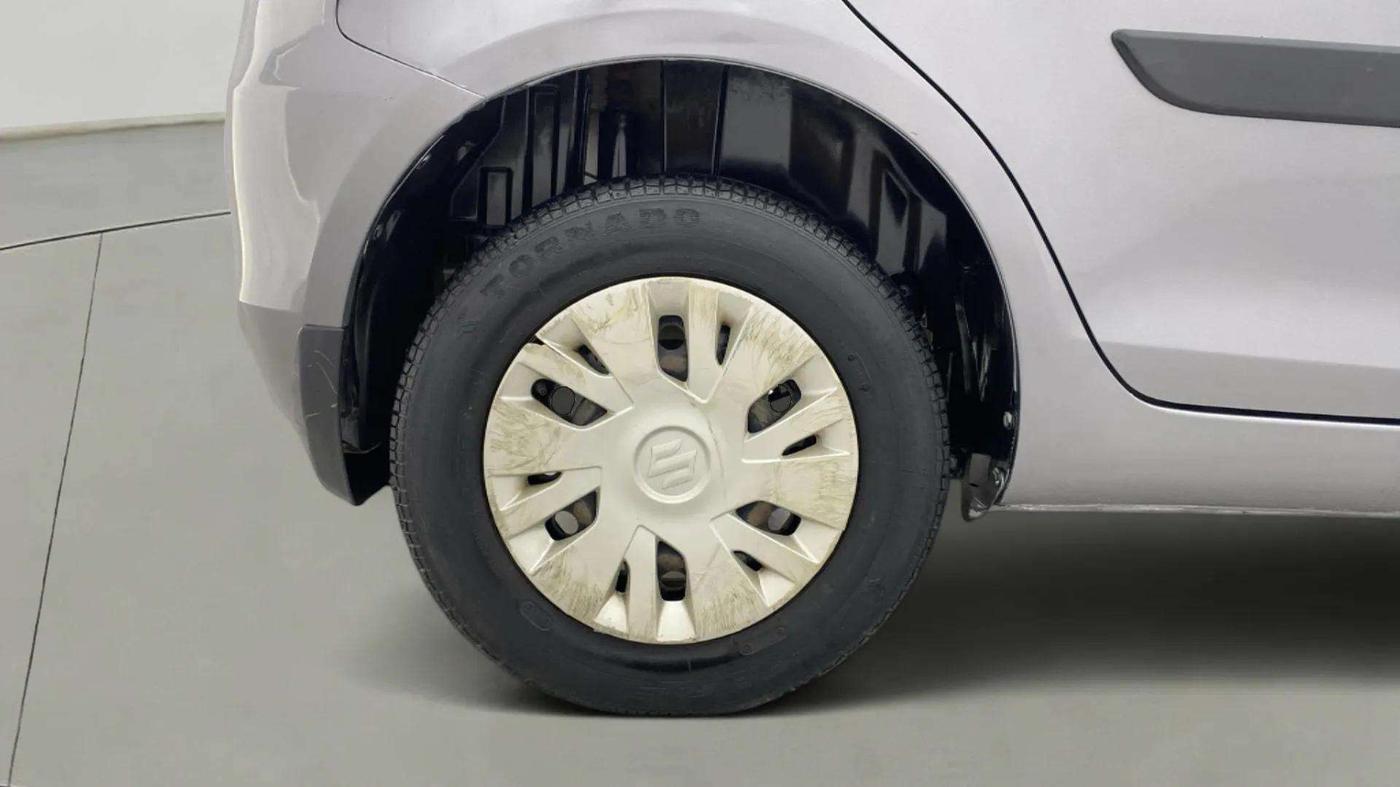2014 Maruti Swift VXI, Petrol, Manual, 55,789 km, Right Rear Wheel
