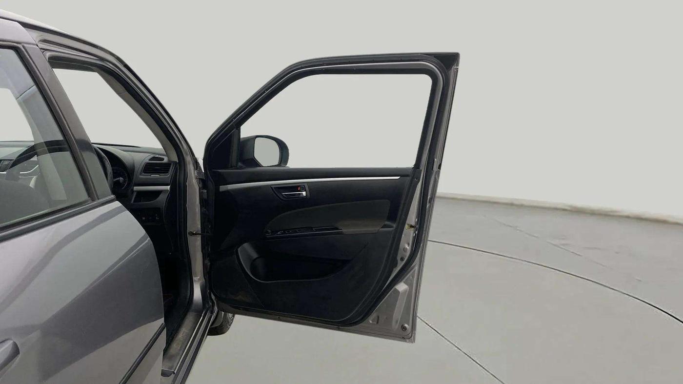 2014 Maruti Swift VXI, Petrol, Manual, 55,789 km, RHS Front Door