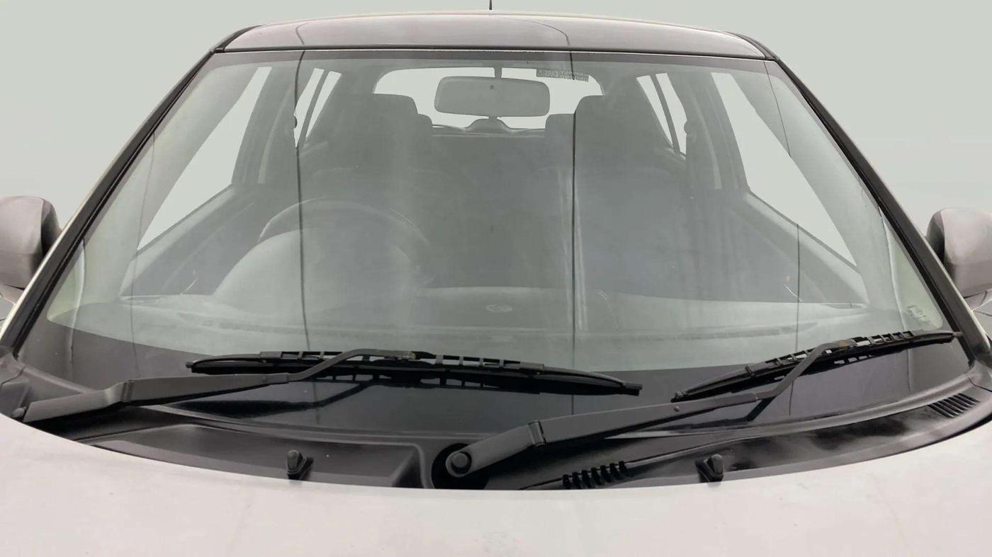 2014 Maruti Swift VXI, Petrol, Manual, 55,789 km, Front Windshield