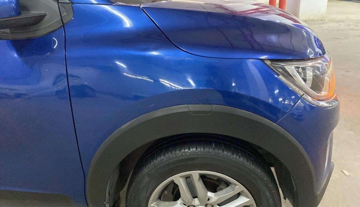 2021 Renault TRIBER RXZ AMT, Petrol, Automatic, 88,403 km, Right fender - Minor scratches