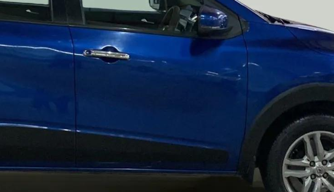 2021 Renault TRIBER RXZ AMT, Petrol, Automatic, 88,403 km, Driver-side door - Minor scratches