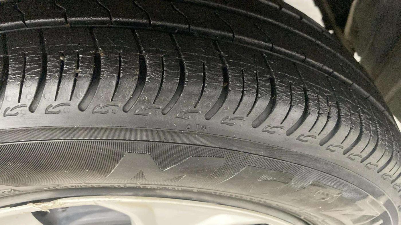 2019 Maruti S PRESSO VXI PLUS AMT, Petrol, Automatic, 22,864 km, Right Front Tyre Tread