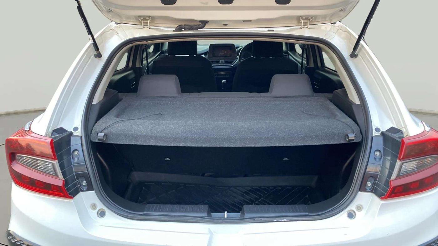 2022 Maruti Baleno DELTA PETROL 1.2, Petrol, Manual, 16,218 km, Boot Inside