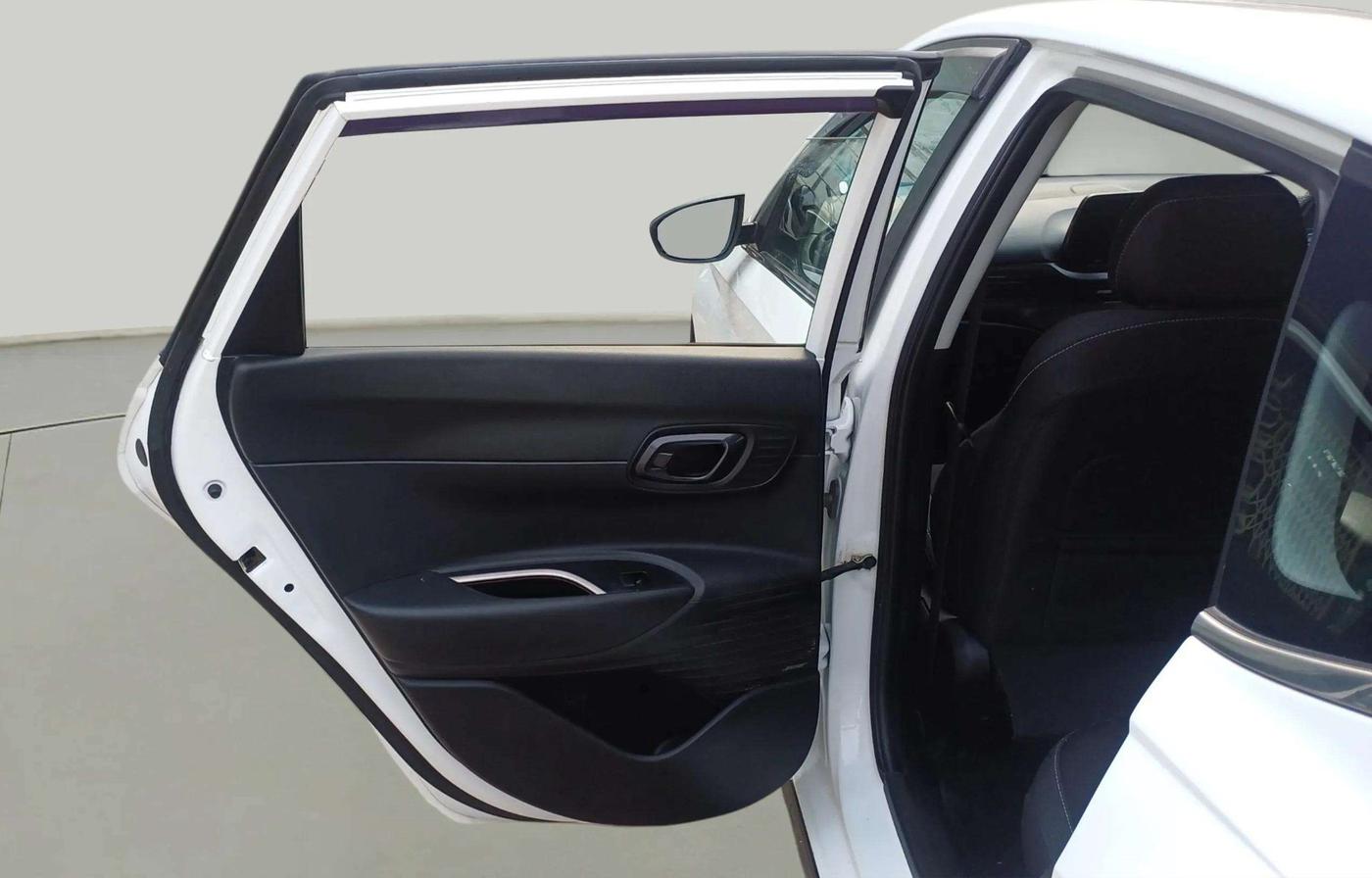 2020 Hyundai NEW I20 ASTA 1.2 MT, Petrol, Manual, 28,931 km, LHS Rear Door