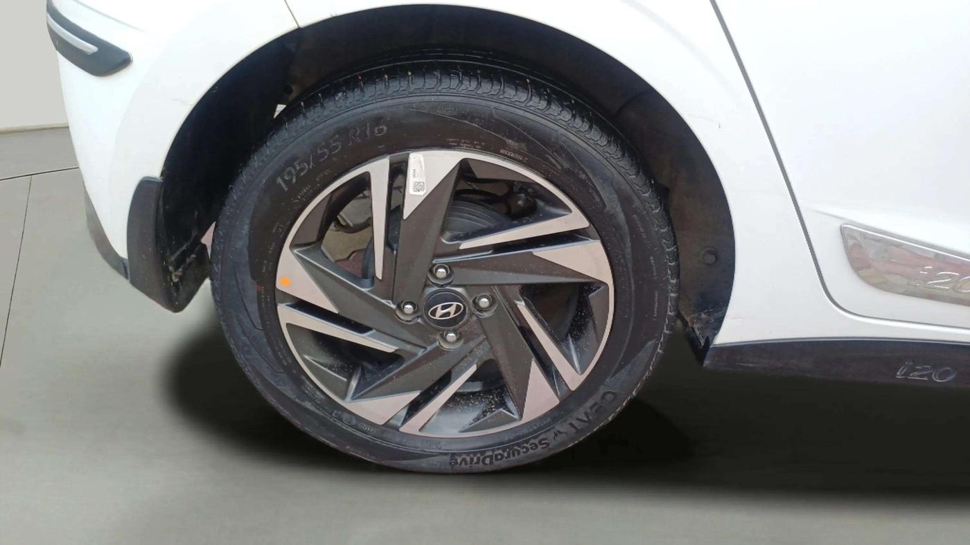 2020 Hyundai NEW I20 ASTA 1.2 MT, Petrol, Manual, 28,931 km, Right Rear Wheel