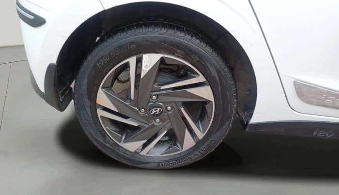2020 Hyundai NEW I20 ASTA 1.2 MT, Petrol, Manual, 28,931 km, Right Rear Wheel