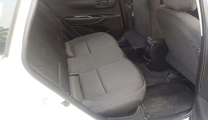 2020 Hyundai NEW I20 ASTA 1.2 MT, Petrol, Manual, 28,931 km, Right Side Rear Door Cabin