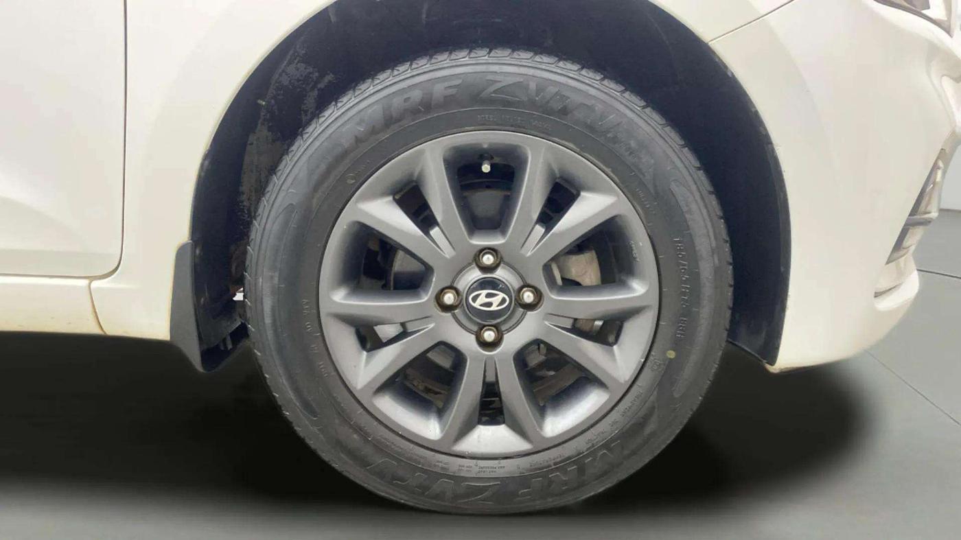 2018 Hyundai Elite i20 ASTA 1.2, Petrol, Manual, 43,312 km, Right Front Wheel