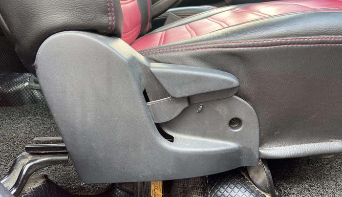 2020 Datsun Go T(O), Petrol, Manual, 17,629 km, Driver Side Adjustment Panel