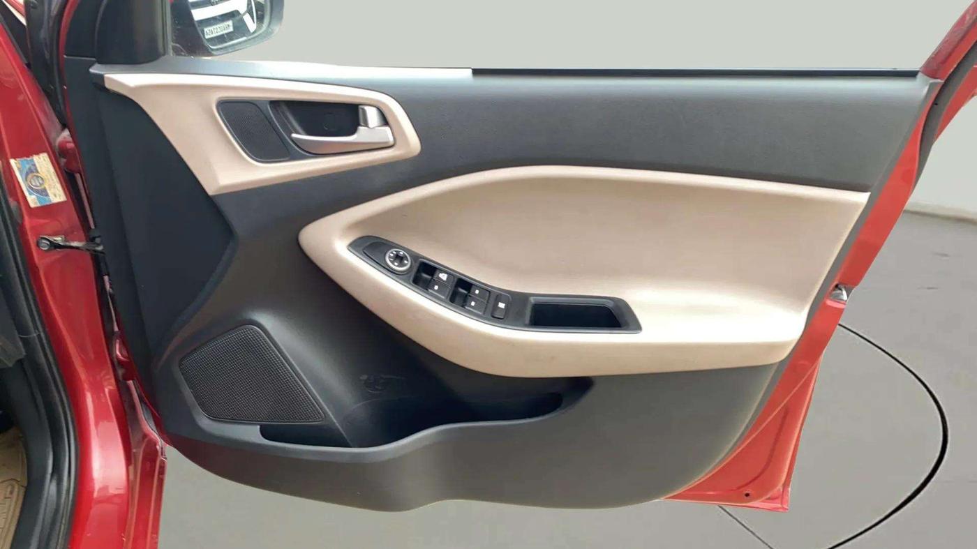 2019 Hyundai Elite i20 MAGNA PLUS 1.2, Petrol, Manual, 45,485 km, Driver Side Door Panels Control