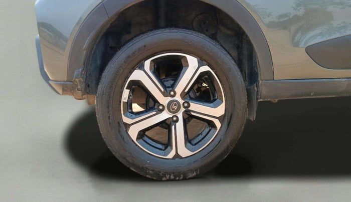 2023 Tata NEXON XZA PLUS SUNROOF PETROL, Petrol, Automatic, 61,256 km, Right Rear Wheel