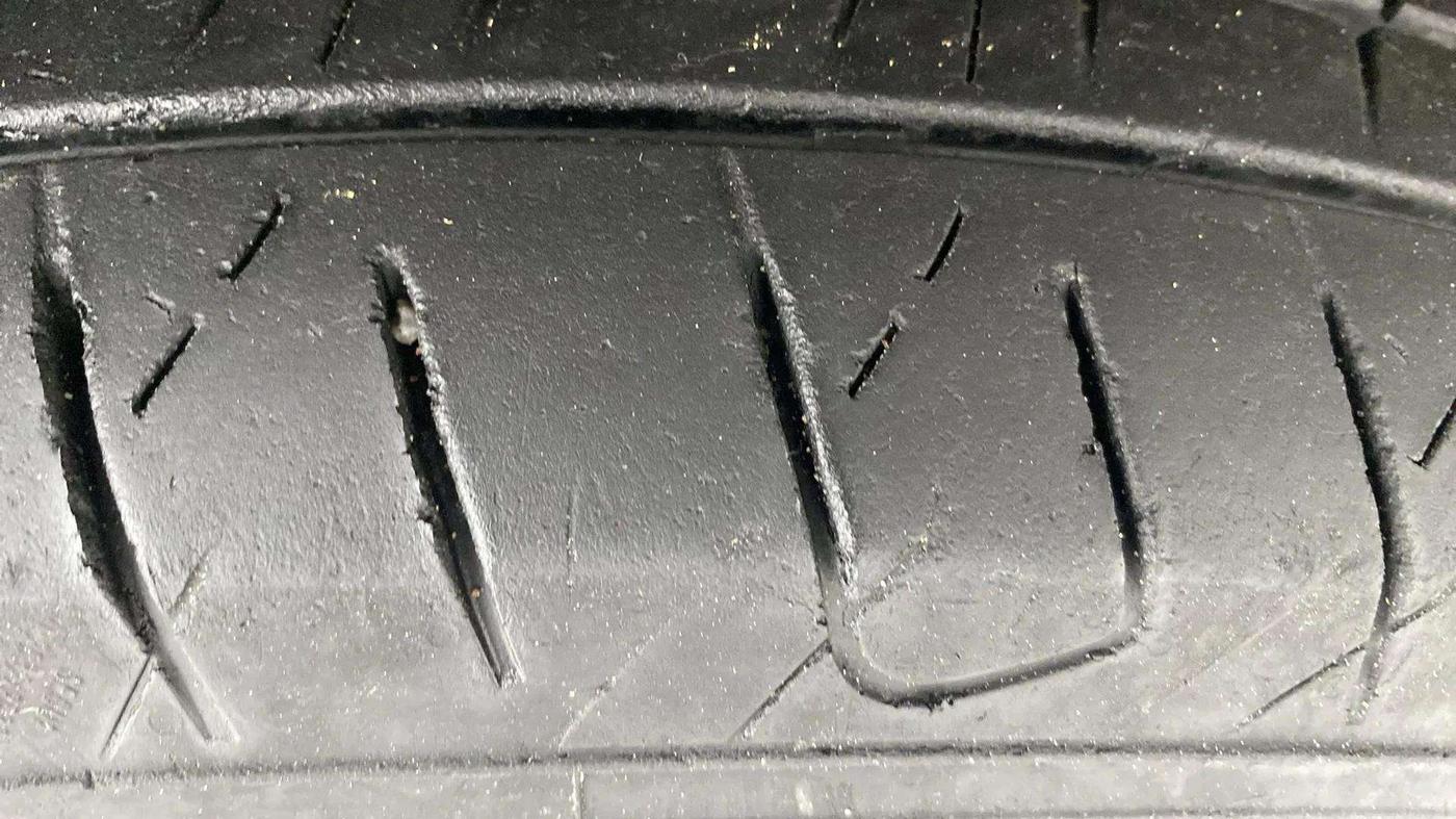 2022 Mahindra Bolero B6 (O), Diesel, Manual, 37,263 km, Right Front Tyre Tread