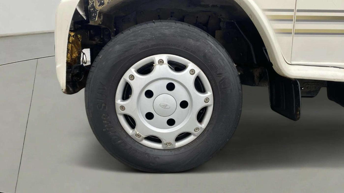 2022 Mahindra Bolero B6 (O), Diesel, Manual, 37,263 km, Left Front Wheel