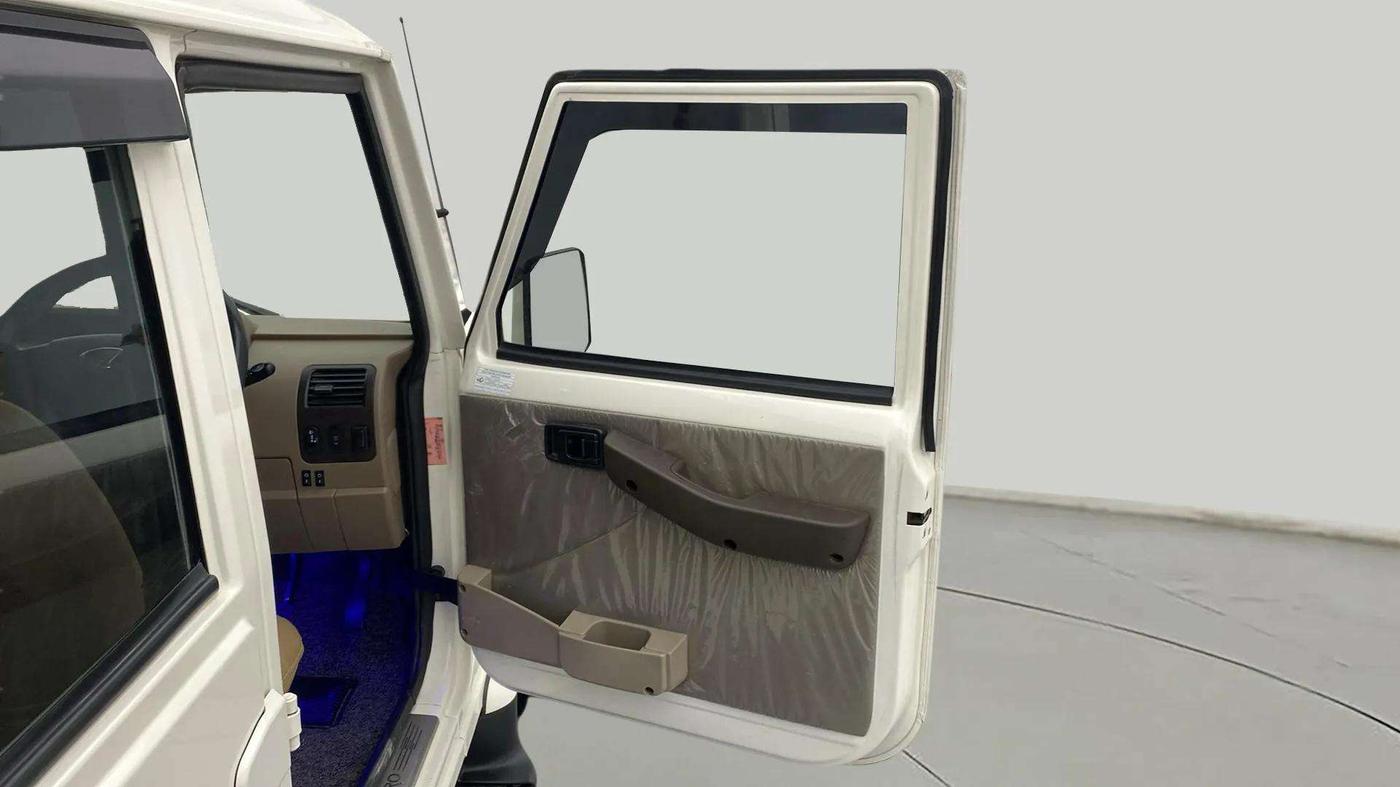 2022 Mahindra Bolero B6 (O), Diesel, Manual, 37,263 km, RHS Front Door