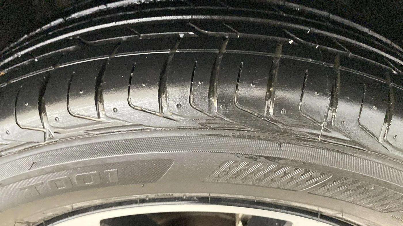 2019 Tata NEXON XZ PLUS PETROL, Petrol, Manual, 21,580 km, Right Front Tyre Tread