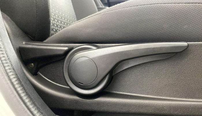 2019 Tata NEXON XZ PLUS PETROL, Petrol, Manual, 21,580 km, Driver Side Adjustment Panel