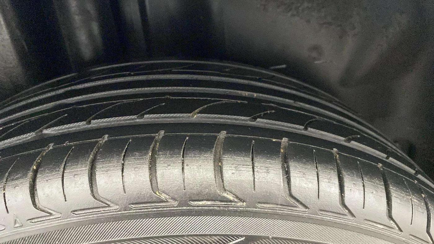 2018 Volkswagen Vento 1.2 TSI HIGHLINE PLUS AT, Petrol, Automatic, 35,560 km, Right Rear Tyre Tread