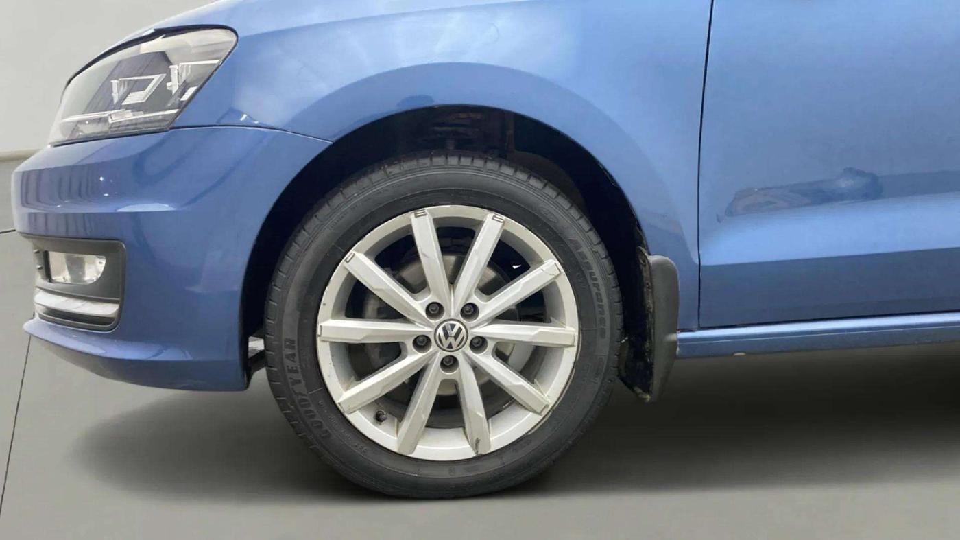2018 Volkswagen Vento 1.2 TSI HIGHLINE PLUS AT, Petrol, Automatic, 35,560 km, Left Front Wheel