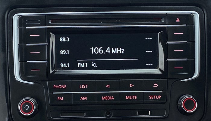 2018 Volkswagen Polo COMFORTLINE 1.0 PETROL, Petrol, Manual, 26,865 km, Infotainment System