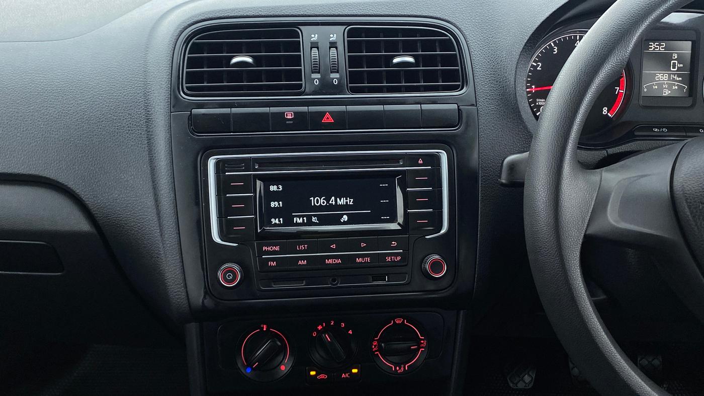 2018 Volkswagen Polo COMFORTLINE 1.0 PETROL, Petrol, Manual, 26,865 km, Air Conditioner