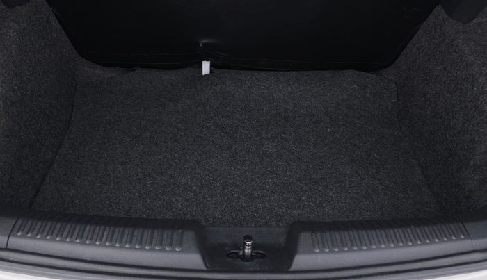 2018 Volkswagen Polo COMFORTLINE 1.0 PETROL, Petrol, Manual, 26,865 km, Boot Inside