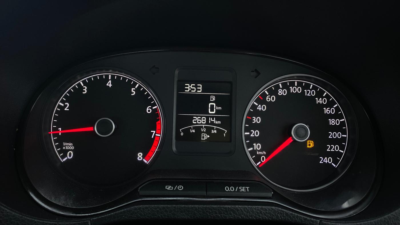2018 Volkswagen Polo COMFORTLINE 1.0 PETROL, Petrol, Manual, 26,865 km, Odometer Image