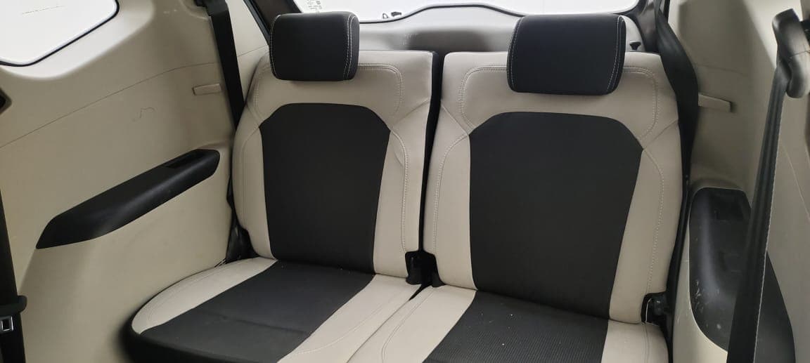 2023 Renault TRIBER RXT, Petrol, Manual, 12,732 km, Third Seat Row ( optional )