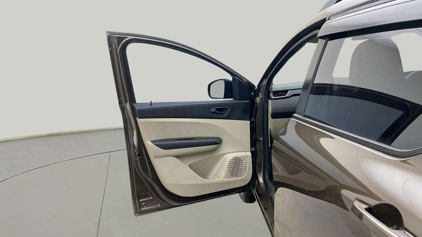 2023 Renault TRIBER RXT, Petrol, Manual, 12,732 km, LHS Front Door