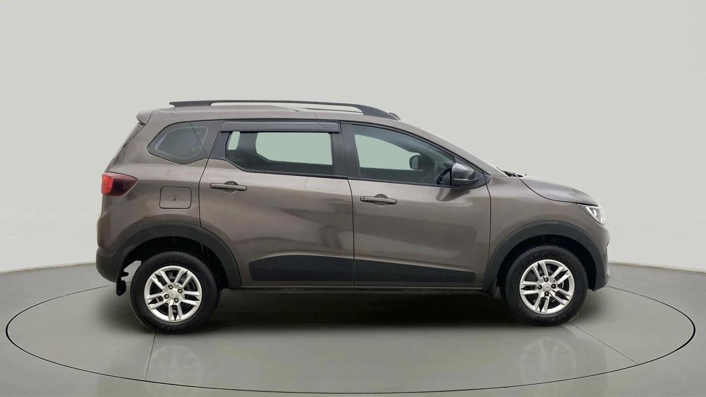 2023 Renault TRIBER RXT, Petrol, Manual, 12,732 km, Right Side View