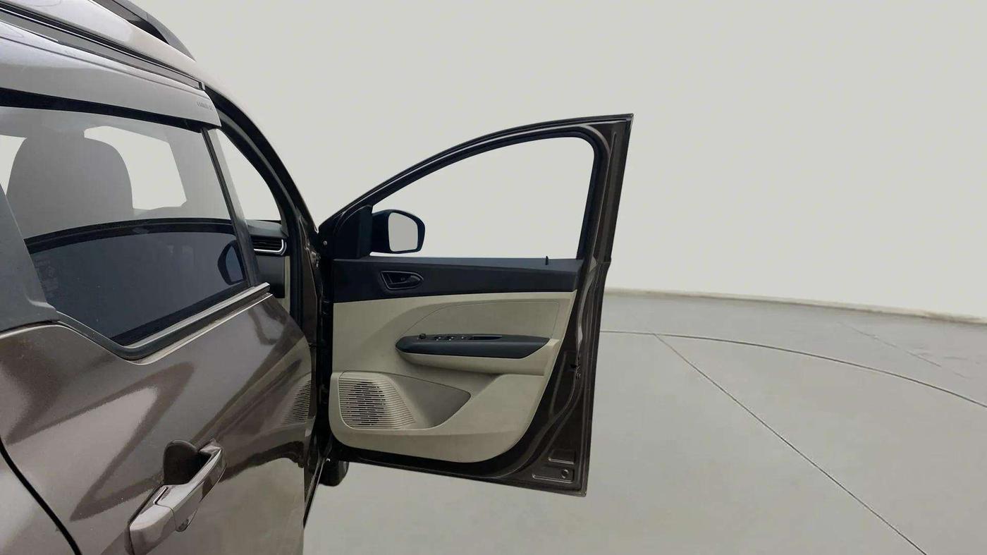 2023 Renault TRIBER RXT, Petrol, Manual, 12,732 km, RHS Front Door