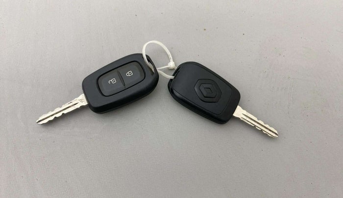 2023 Renault TRIBER RXT, Petrol, Manual, 12,101 km, Key Close Up