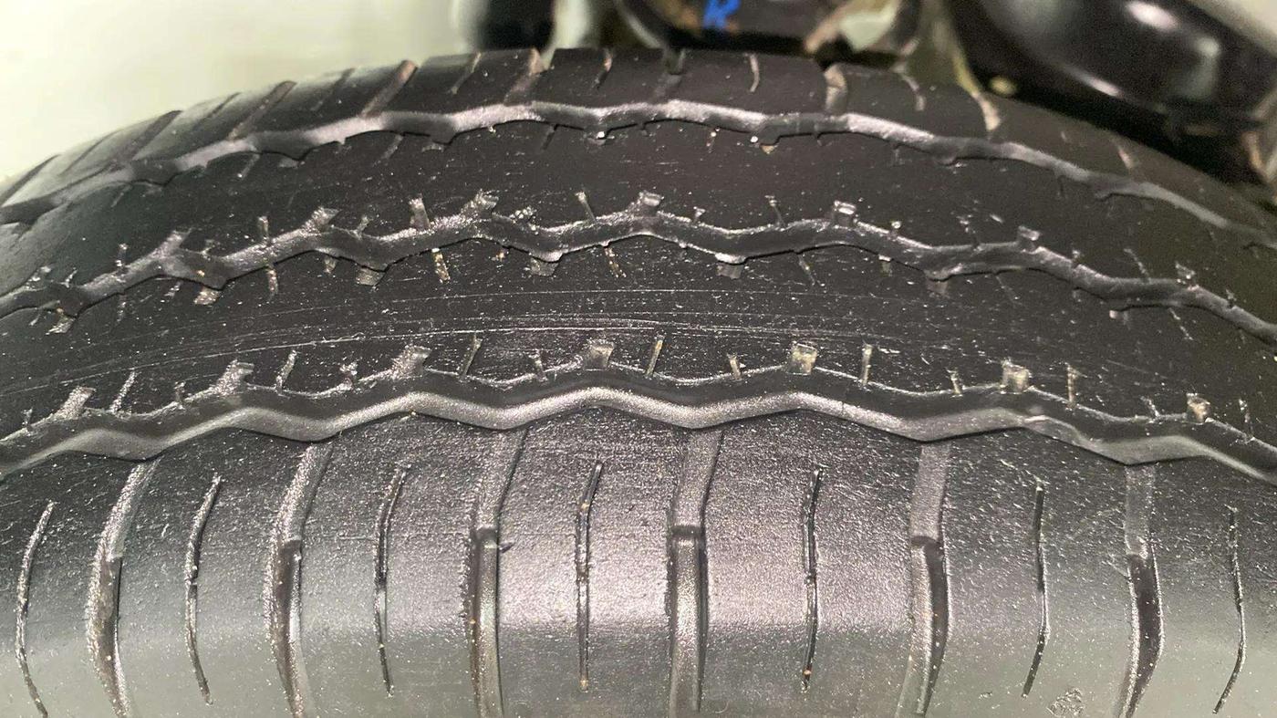 2023 Maruti Eeco 5 STR AC, Petrol, Manual, 20,053 km, Right Rear Tyre Tread