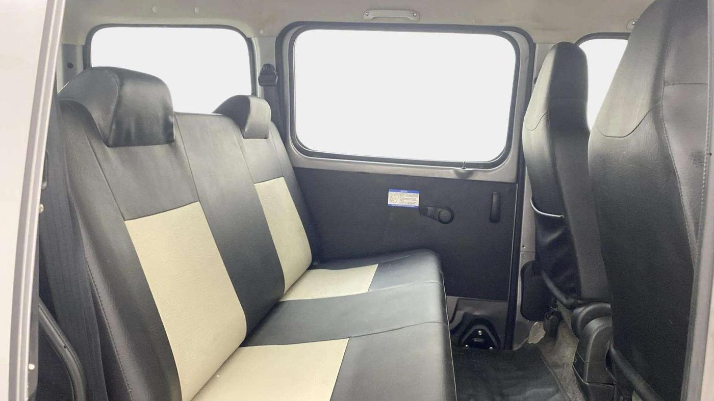 2023 Maruti Eeco 5 STR AC, Petrol, Manual, 20,053 km, Right Side Rear Door Cabin