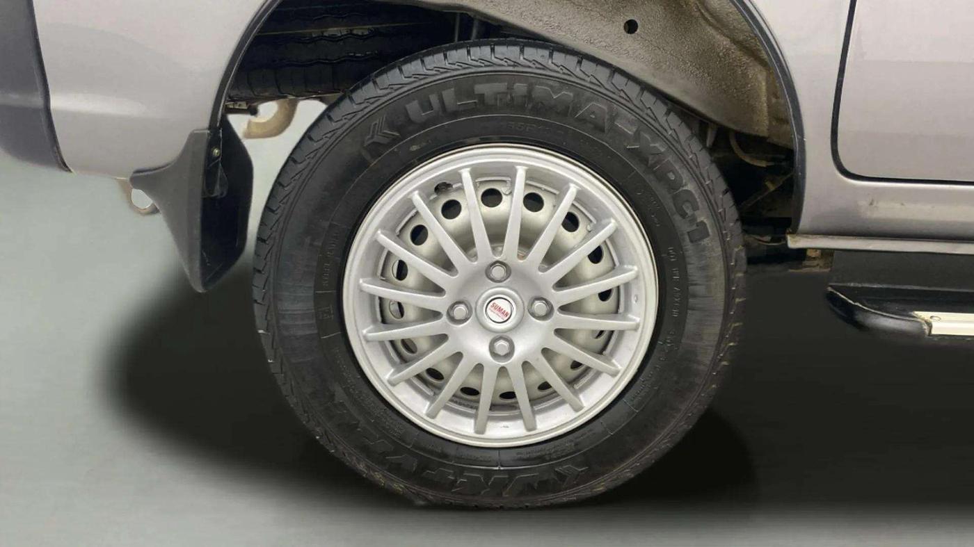 2023 Maruti Eeco 5 STR AC, Petrol, Manual, 20,053 km, Right Rear Wheel