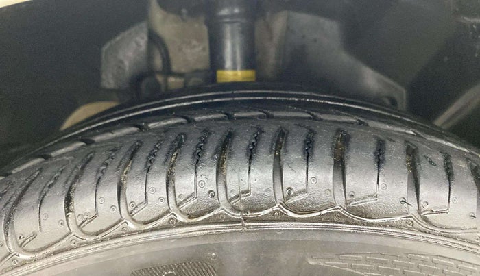 2015 Ford Ecosport TITANIUM 1.5L PETROL AT, Petrol, Automatic, 99,321 km, Right Front Tyre Tread