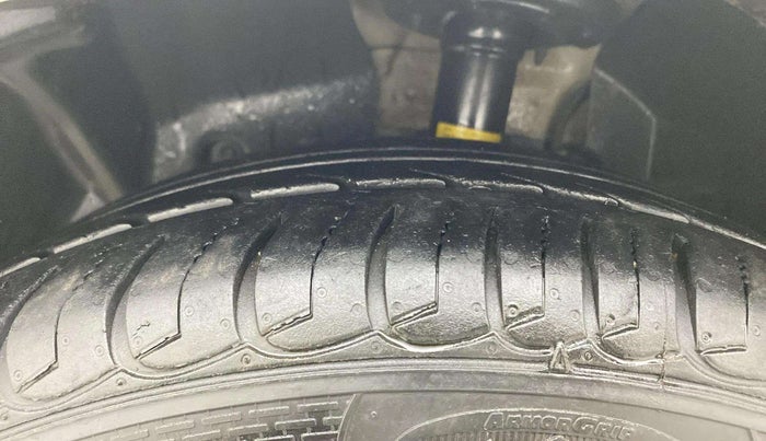 2015 Ford Ecosport TITANIUM 1.5L PETROL AT, Petrol, Automatic, 99,321 km, Left Front Tyre Tread