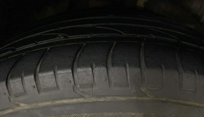 2020 Hyundai Creta SX (O) IVT 1.5 PETROL, Petrol, Automatic, 1,00,407 km, Left Rear Tyre Tread
