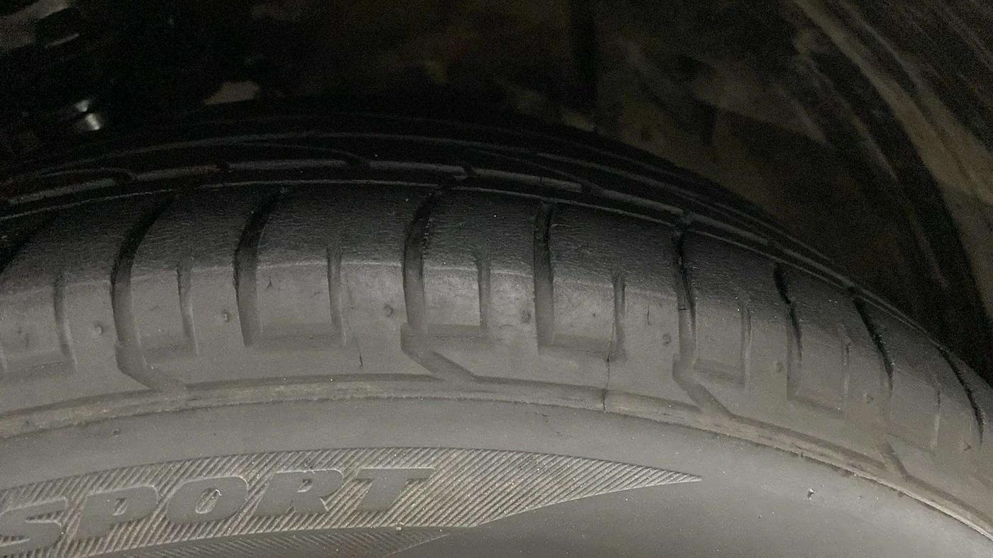 2020 Hyundai Creta SX (O) IVT 1.5 PETROL, Petrol, Automatic, 1,00,707 km, Right Front Tyre Tread