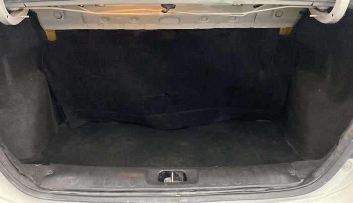 2015 Maruti Swift Dzire VXI, Petrol, Manual, 84,128 km, Boot Inside