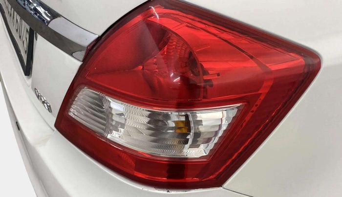 2015 Maruti Swift Dzire VXI, Petrol, Manual, 84,128 km, Right tail light - Minor scratches
