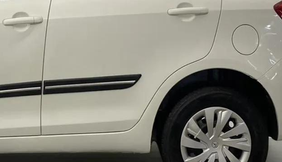 2015 Maruti Swift Dzire VXI, Petrol, Manual, 84,128 km, Rear left door - Beading has minor damage