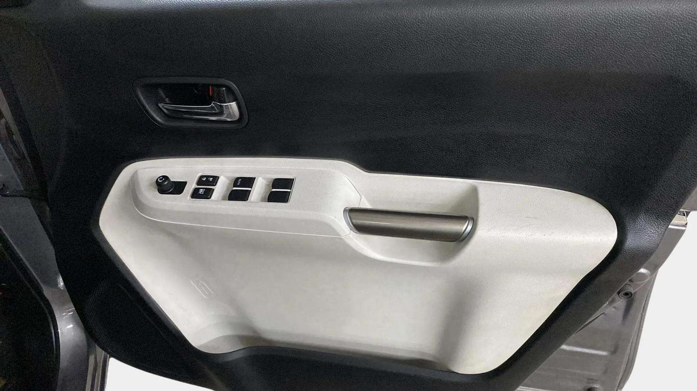 2019 Maruti IGNIS DELTA 1.2, Petrol, Manual, 22,388 km, Driver Side Door Panels Control