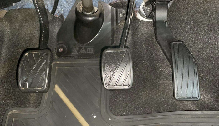 2019 Maruti IGNIS DELTA 1.2, Petrol, Manual, 22,248 km, Pedals