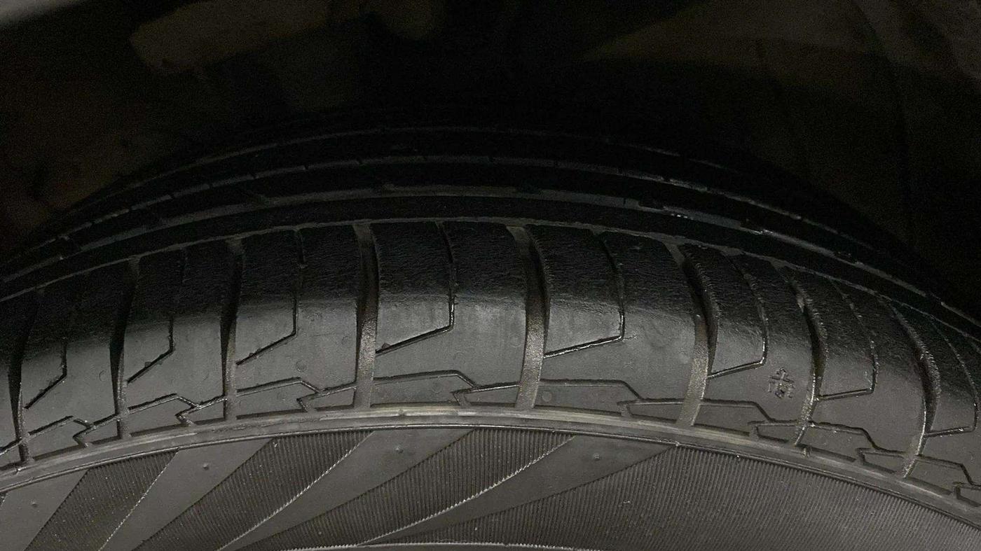 2021 KIA SELTOS HTX IVT 1.5 PETROL, Petrol, Automatic, 28,844 km, Left Front Tyre Tread
