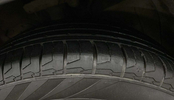 2021 KIA SELTOS HTX IVT 1.5 PETROL, Petrol, Automatic, 28,844 km, Left Front Tyre Tread