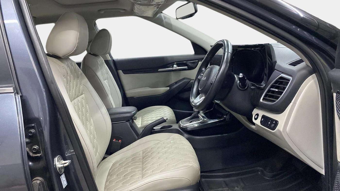 2021 KIA SELTOS HTX IVT 1.5 PETROL, Petrol, Automatic, 28,844 km, Right Side Front Door Cabin