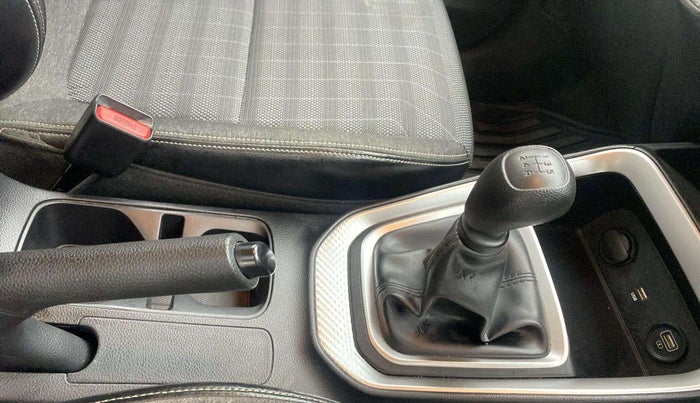 2022 KIA SONET HTK PLUS 1.2, CNG, Manual, 9,300 km, Gear Lever