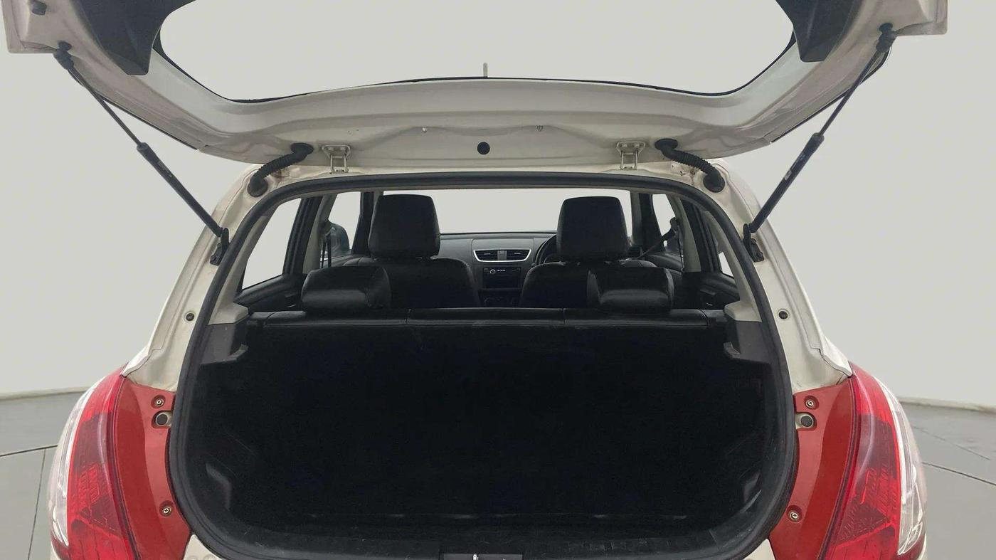 2013 Maruti Swift VXI, Petrol, Manual, 72,818 km, Boot Door Open