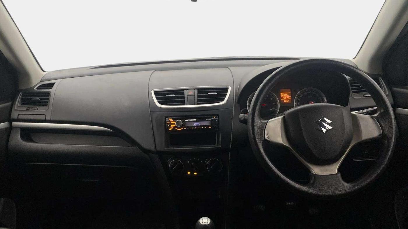 2013 Maruti Swift VXI, Petrol, Manual, 72,818 km, Dashboard